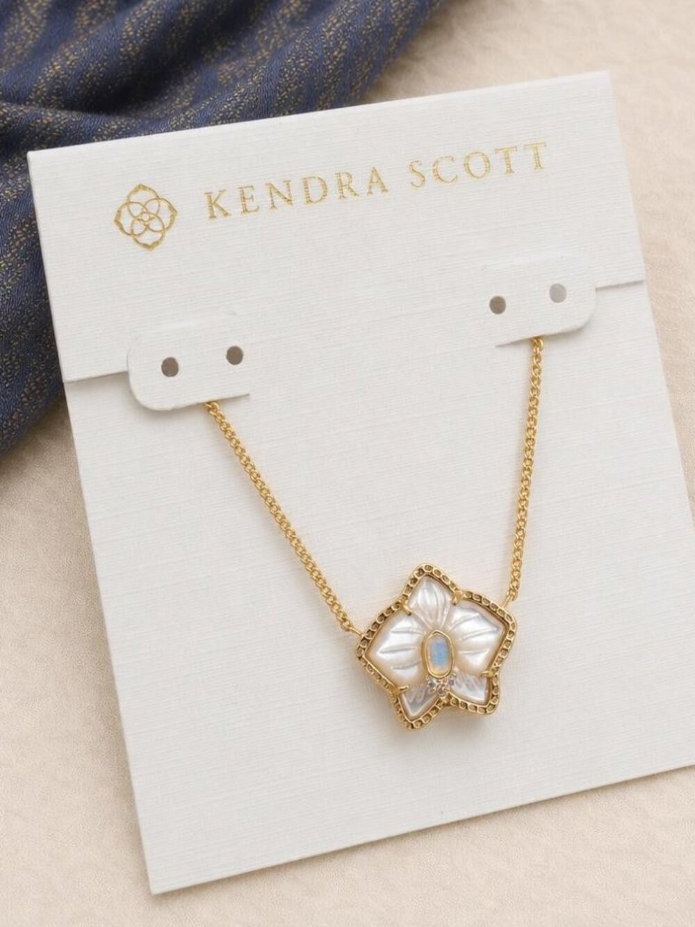 Kendra Scott Joelle Orchid Gold Pendant Necklace